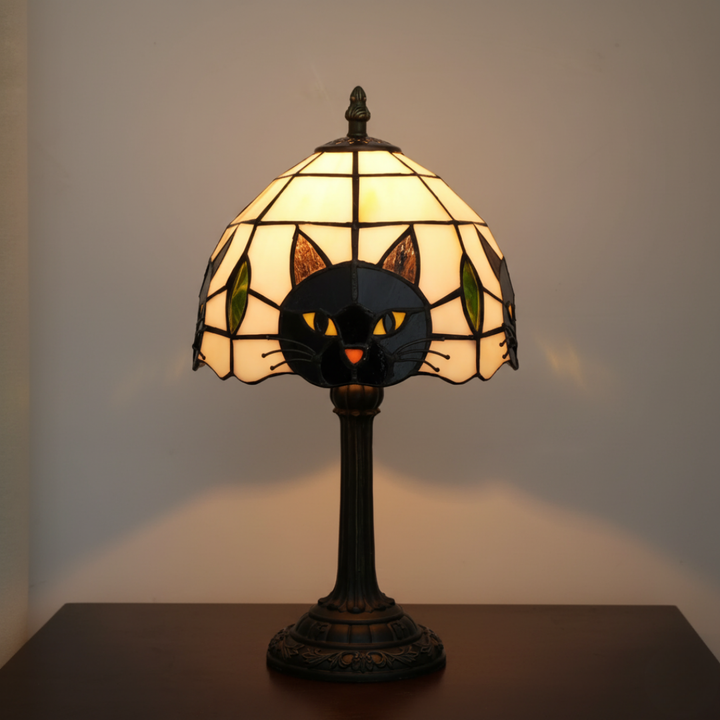 Retro baroková stolná lampa s čiernou mačkou